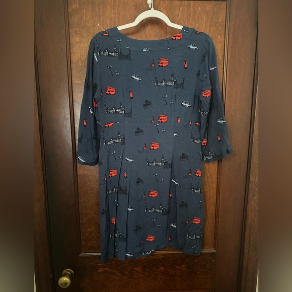 Boden Alexandra Dress in London Print Navy and Red Size 8 - Picture 3 of 6